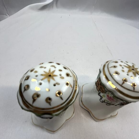 Set of Vintage Royal Sealy Salt & Pepper Shakers Japan fruit hand painted - Picture 7 of 10